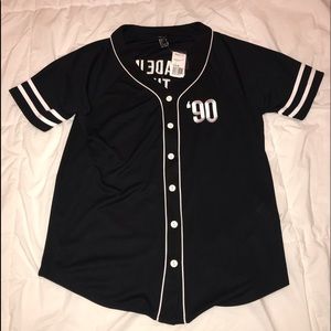 !NWT! Forever 21 button down top